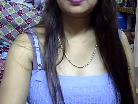 hot-riyaaa online show from 05/08/26, 12:32