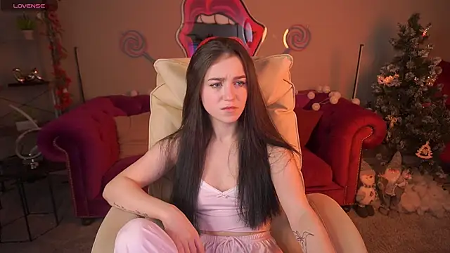 OliviaDesire online show from 12/18/25, 09:43