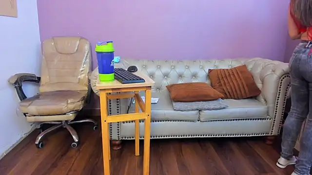 dahianeconnor online show from 04/13/26, 11:37