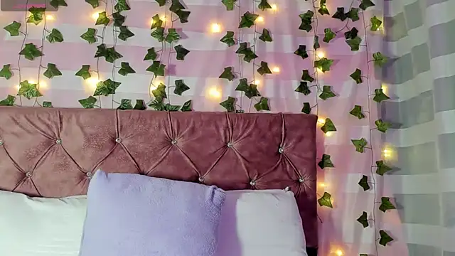 Ayla-marttinez online show from 03/31/26, 01:40