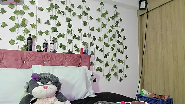Ayla-marttinez online show from 07/23/26, 12:24