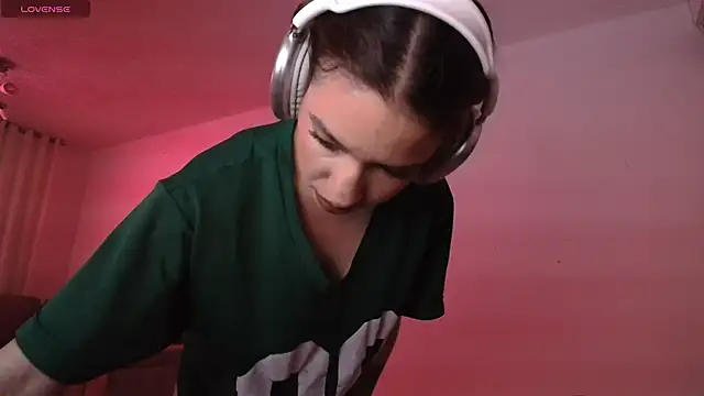 alina lee online show from 04/13/26, 01:55