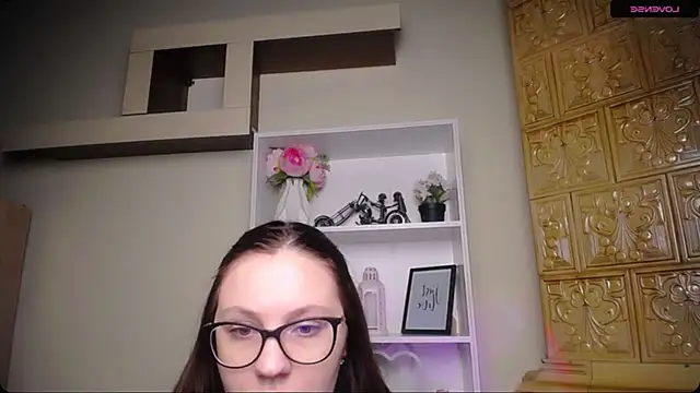 LiliaErmi online show from 12/16/25, 05:45