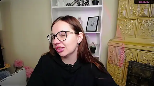 Snapshot of LiliaErmi chatting on 01/13/26, 10:53 LiliaErmi online show from 01/13/26, 10:53