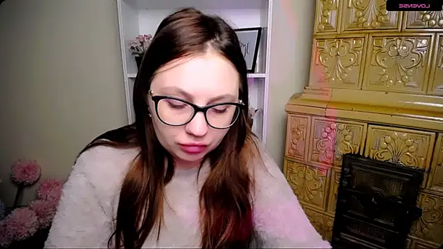 Snapshot of LiliaErmi chatting on 01/16/26, 04:22 LiliaErmi online show from 01/16/26, 04:22