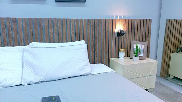 Mia Bellefort online show from 02/13/26, 08:38