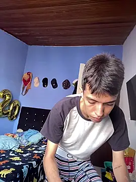 Juan Gomezz26 online show from 12/22/25, 06:49