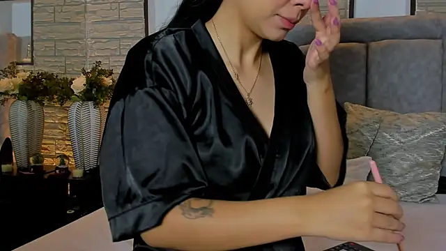 LanaRouse online show from 12/19/25, 01:18