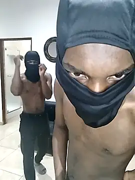 Snapshot of fourways23guy chatting on 12/16/25, 08:03 fourways23guy online show from 12/16/25, 08:03