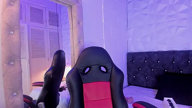 Perla dl online show from 02/09/26, 05:39