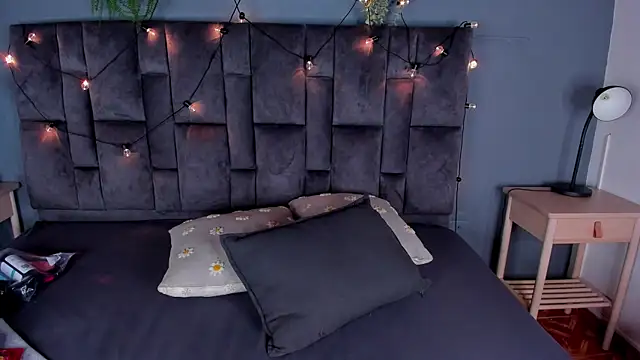 Miia Anderson online show from 01/12/26, 08:25