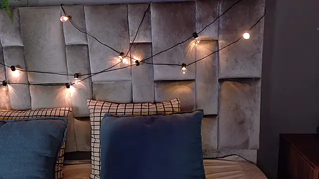 Miia Anderson online show from 03/25/26, 11:49