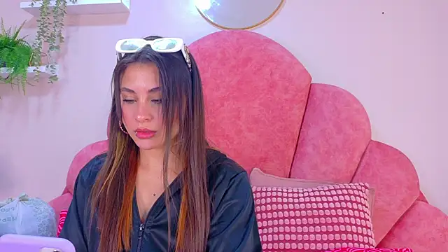 Miia Anderson online show from 04/23/26, 11:42