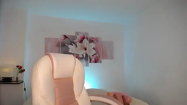 aylin ross  online show from 04/24/26, 04:48