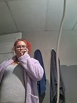 Snapshot of Goddessalizeee chatting on 12/18/25, 06:36 Goddessalizeee online show from 12/18/25, 06:36