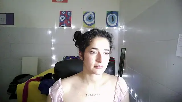 Snapshot of caramel-hotty chatting on 12/15/25, 12:48 caramel-hotty online show from 12/15/25, 12:48