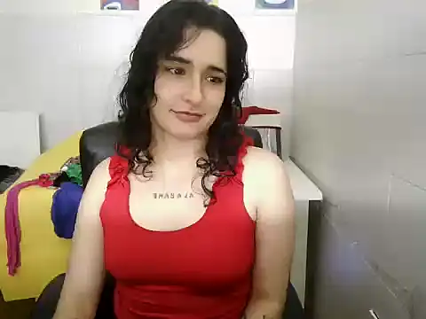 Snapshot of caramel-hotty chatting on 12/15/25, 10:58 caramel-hotty online show from 12/15/25, 10:58