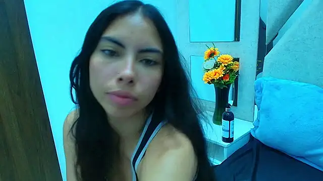 Snapshot of Alana_Hotterr chatting on 03/17/26, 05:00 Alana Hotterr online show from 03/17/26, 05:00