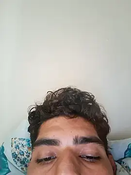 Snapshot of VienneseBoldness chatting on 12/17/25, 06:03 VienneseBoldness online show from 12/17/25, 06:03