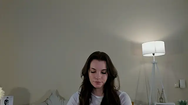 VivienReza online show from 12/18/25, 05:13