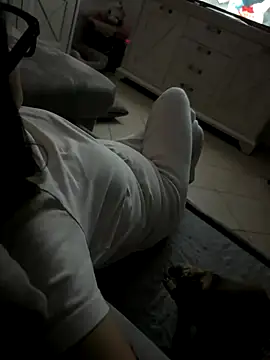 MOGLIEMARIT online show from 12/22/25, 07:44