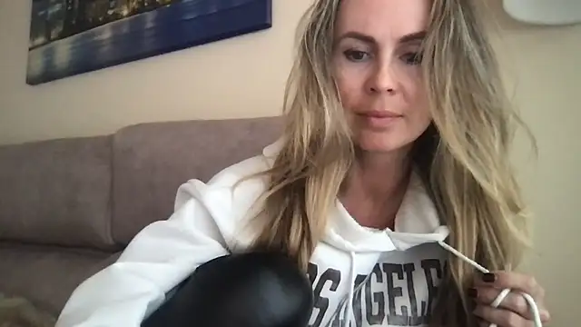 LeMilf online show from 03/08/26, 03:38