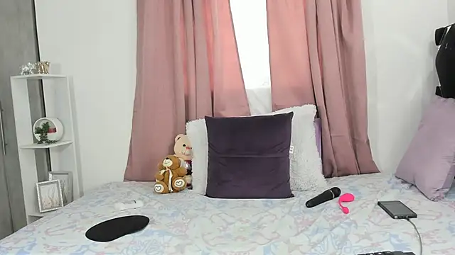 Annyeliz online show from 04/05/26, 06:38