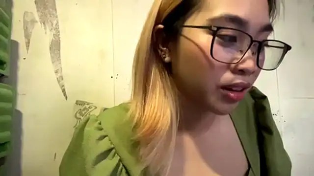 LenoraFrailey online show from 12/20/25, 02:07