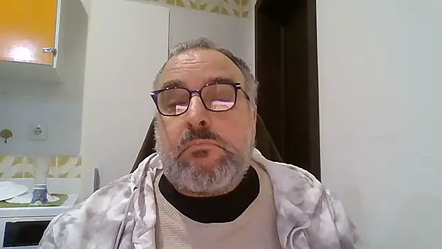 Snapshot of UrsoHardBRPT chatting on 12/14/25, 08:57 UrsoHardBRPT online show from 12/14/25, 08:57