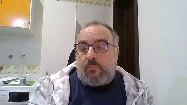 Snapshot of UrsoHardBRPT chatting on 12/19/25, 08:49 UrsoHardBRPT online show from 12/19/25, 08:49