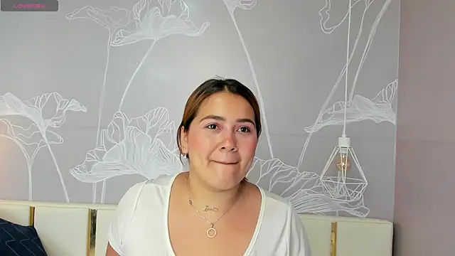 Snapshot of beautifulgirl4u_ chatting on 02/22/26, 02:26 beautifulgirl4u online show from 02/22/26, 02:26