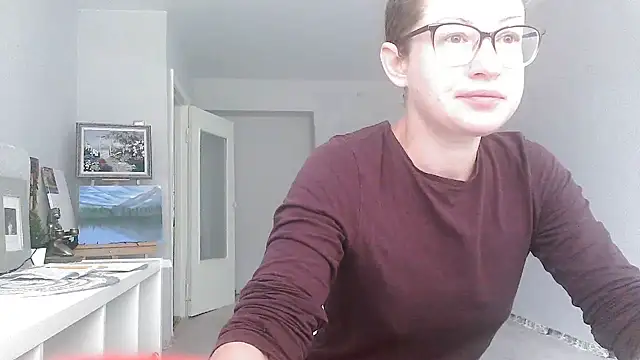 Snapshot of Alice_newhome chatting on 06/18/26, 10:19 Alice newhome online show from 06/18/26, 10:19