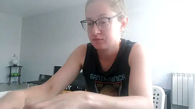 Snapshot of Alice_newhome chatting on 07/06/26, 03:03 Alice newhome online show from 07/06/26, 03:03