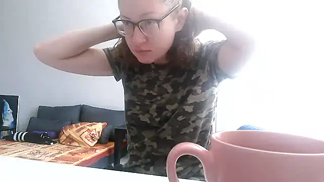 Snapshot of Alice_newhome chatting on 07/11/26, 07:33 Alice newhome online show from 07/11/26, 07:33