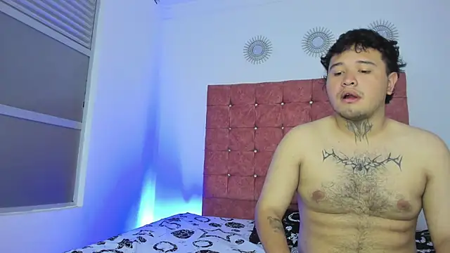 Snapshot of Beele_and_Evie chatting on 01/05/26, 07:28 Beele and Evie online show from 01/05/26, 07:28