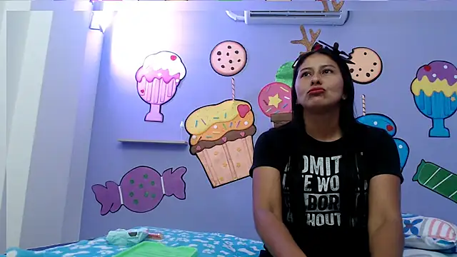 Snapshot of NOVAHOT98 chatting on 12/17/25, 07:20 NOVAHOT98 online show from 12/17/25, 07:20