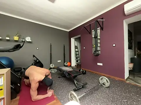 Snapshot of pet0873 chatting on 02/12/26, 05:02 pet0873 online show from 02/12/26, 05:02