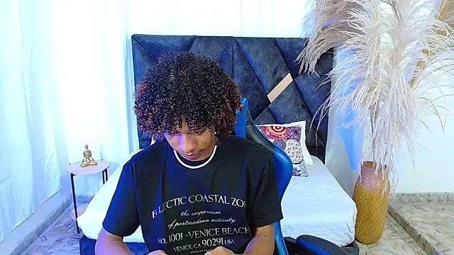 angelll18  online show from 02/04/26, 08:25