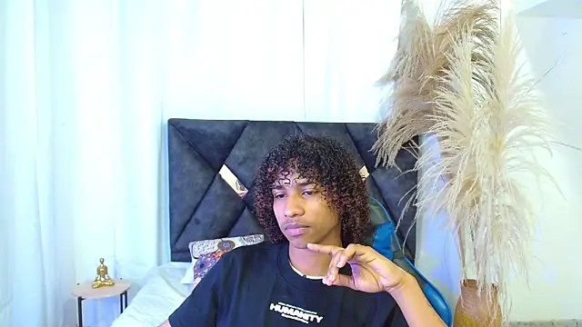 angelll18  online show from 02/13/26, 08:49