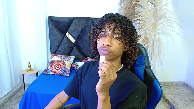 angelll18  online show from 03/05/26, 08:49