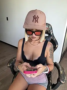 lolalatinaa online show from 02/20/26, 09:04