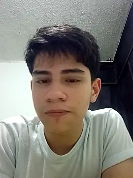 Snapshot of Sink198 chatting on 12/16/25, 04:17 Sink198 online show from 12/16/25, 04:17