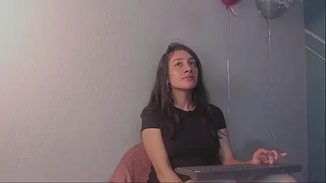 Lucy-Bluesea online show from 02/25/26, 10:41