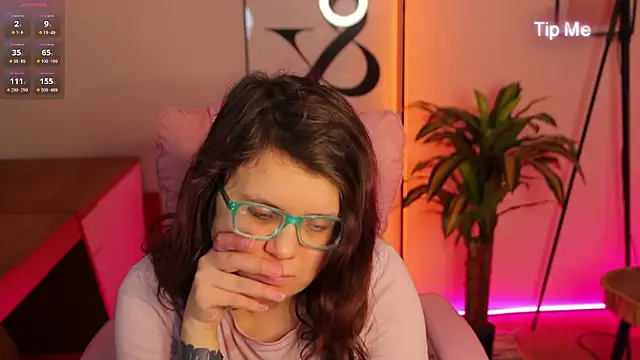 Ariell Mini online show from 04/10/26, 06:18