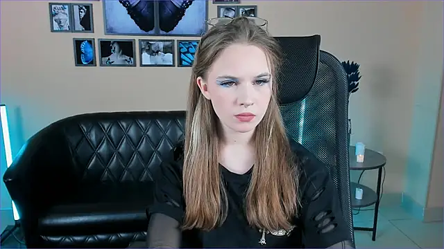 Snapshot of SsoniaRay chatting on 12/18/25, 07:36 SsoniaRay online show from 12/18/25, 07:36