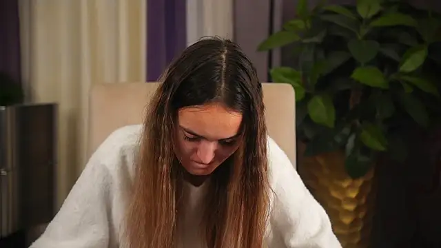 ReathaRagone online show from 12/16/25, 04:17