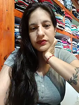 julietaloovee online show from 02/04/26, 09:31