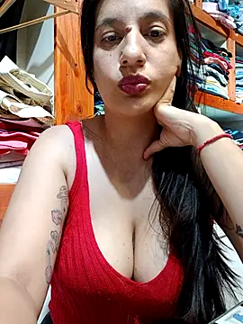 julietaloovee online show from 02/23/26, 09:34