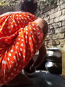 Snapshot of Sweet-rumi chatting on 12/16/25, 06:40 Sweet-rumi online show from 12/16/25, 06:40