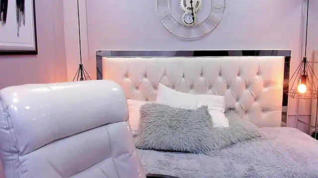 Snapshot of drake_miller7 chatting on 12/16/25, 03:33 drake miller7 online show from 12/16/25, 03:33